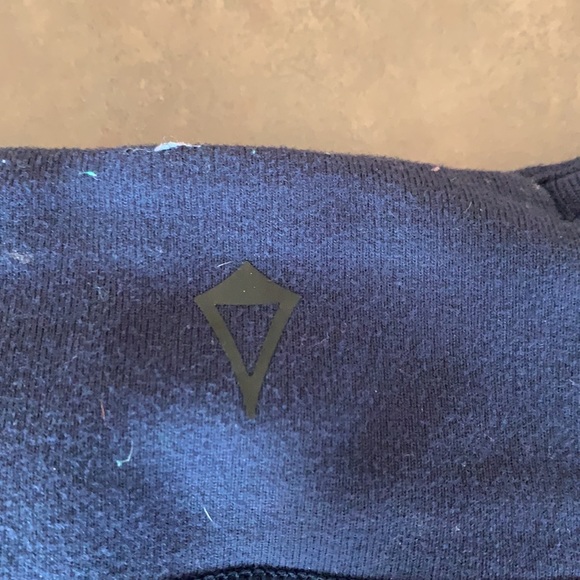 Lululemon Ivivva Navy Blue Ankle Lenth Leggings - Picture 5 of 6